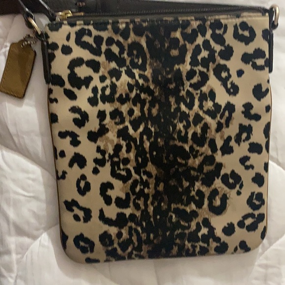 Cheetah print coach bag size small - Picture 6 of 8